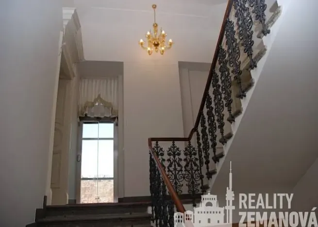 Pronájem bytu 1+kk, Praha - Vinohrady, Italská, 49 m2