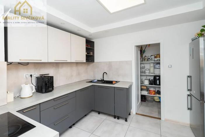 Prodej rodinného domu, Nechanice, 180 m2