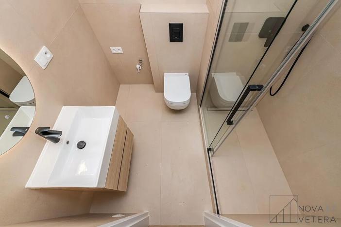 Prodej bytu 2+kk, Praha - Kobylisy, Třeboradická, 48 m2