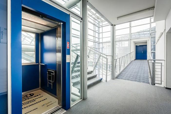 Pronájem kanceláře, Praha - Strašnice, Třebohostická, 29 m2