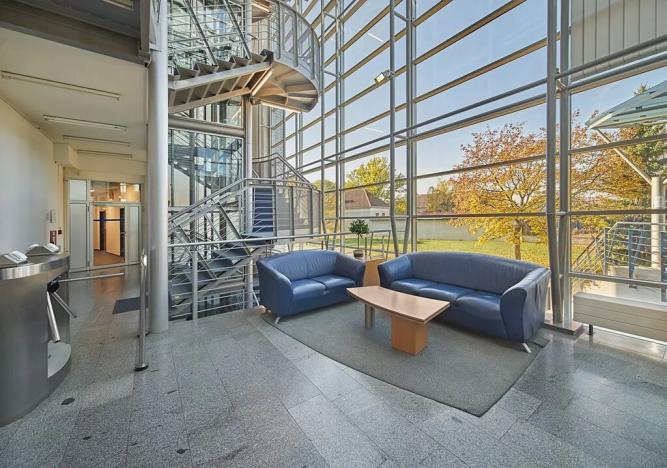 Pronájem kanceláře, Praha - Strašnice, Třebohostická, 628 m2