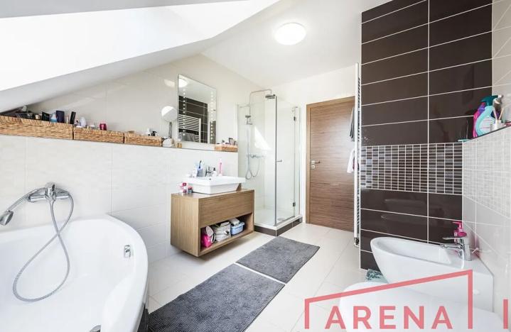 Prodej rodinného domu, Šlapanice, Za Humny, 250 m2