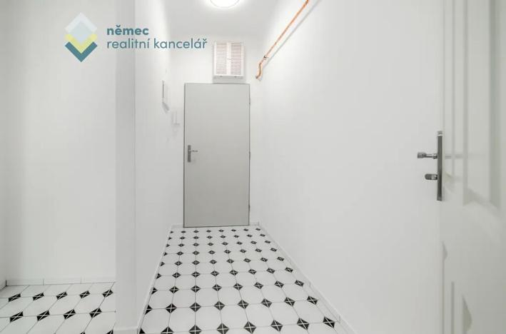 Pronájem bytu 1+1, Praha - Vysočany, Kolbenova, 35 m2