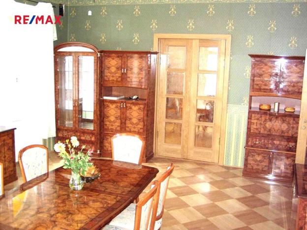 Pronájem vily, Perštejn, 700 m2