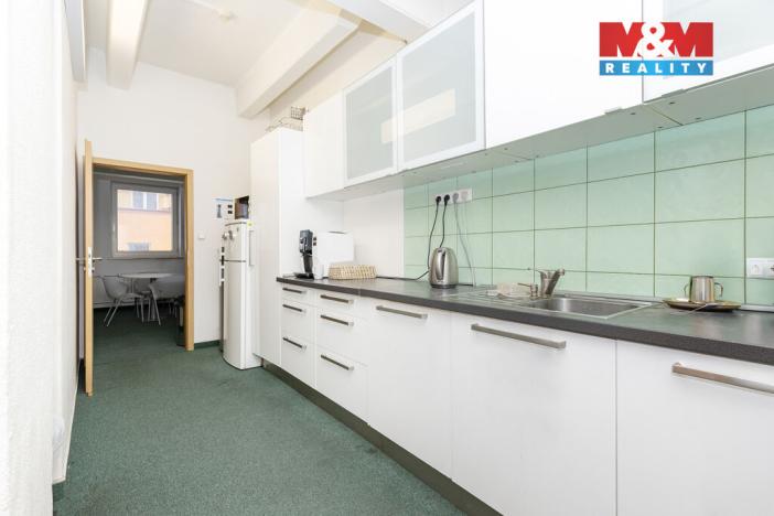 Pronájem kanceláře, Pardubice - Zelené Předměstí, 331 m2