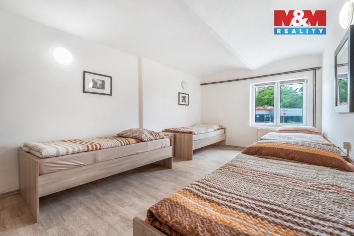 Prodej činžovního domu, Černčice, Husova, 732 m2