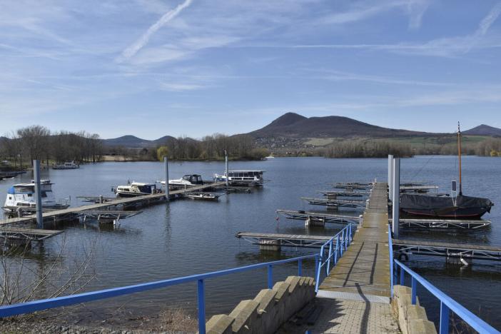 Prodej pozemku, Píšťany, 1197 m2