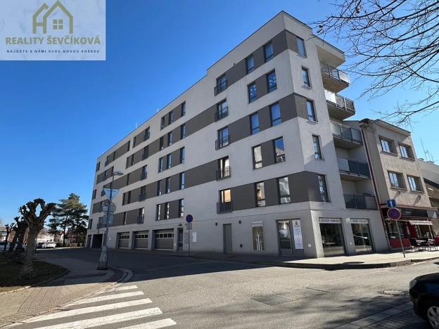 Pronájem bytu 1+kk, Hradec Králové, V Koutech, 35 m2