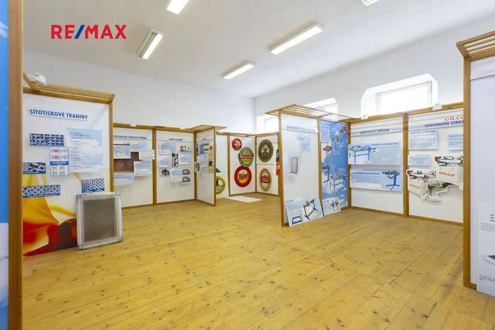 Prodej komerční nemovitosti, Dašice, náměstí T. G. Masaryka, 2490 m2