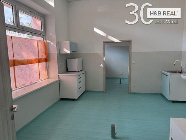 Pronájem komerční, Vsetín, 200 m2