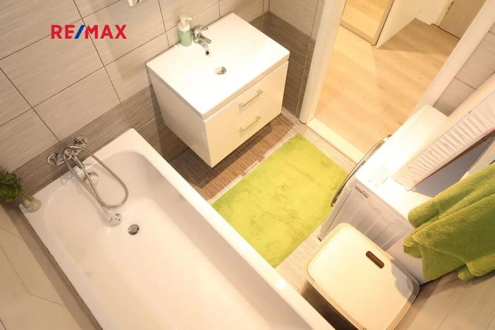 Pronájem bytu 2+kk, Praha - Malešice, U krbu, 51 m2