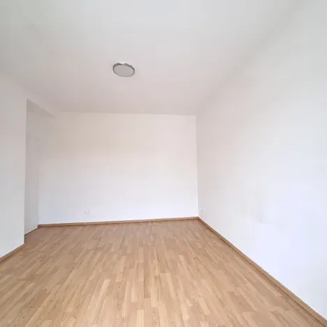 Pronájem bytu 2+1, Praha - Smíchov, Podbělohorská, 41 m2