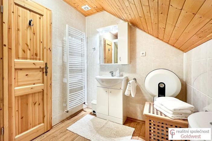 Prodej rodinného domu, Cvikov, 210 m2