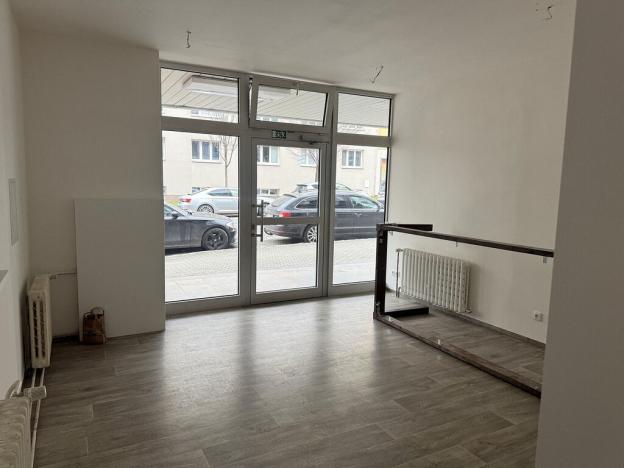Pronájem obchodního prostoru, Zlín, Zarámí, 22 m2