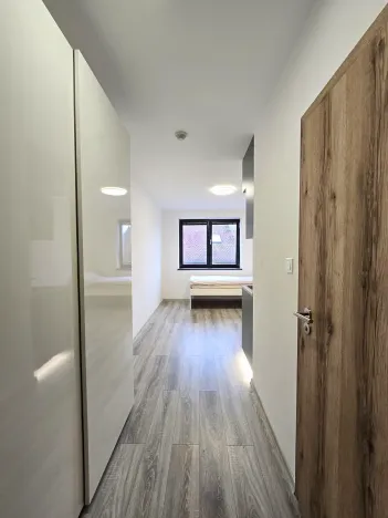 Pronájem bytu 1+kk, Praha - Šeberov, Zadní, 23 m2