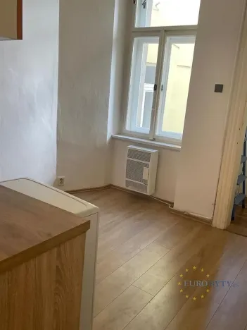 Pronájem bytu 1+1, Praha - Nusle, Slavojova, 40 m2