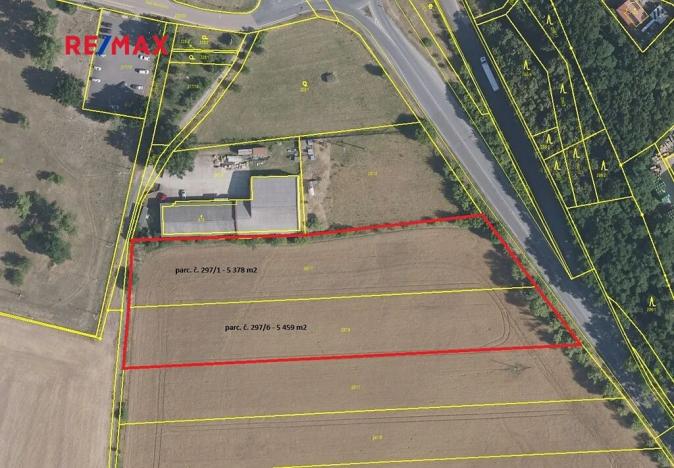 Prodej komerčního pozemku, Veltrusy, 10837 m2