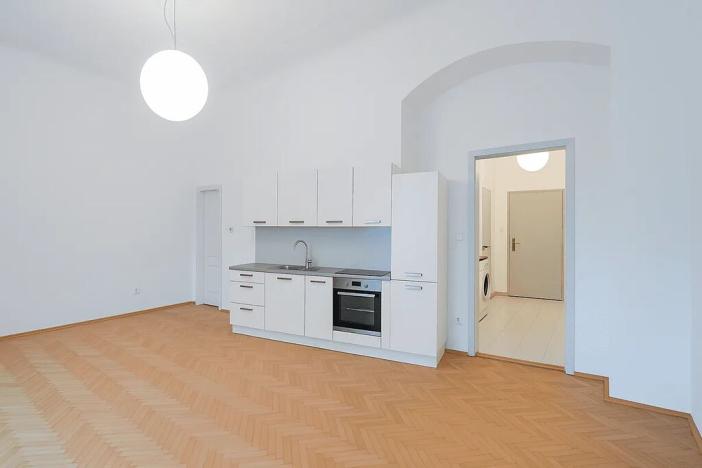 Pronájem bytu 2+kk, Praha, Křižíkova, 59 m2