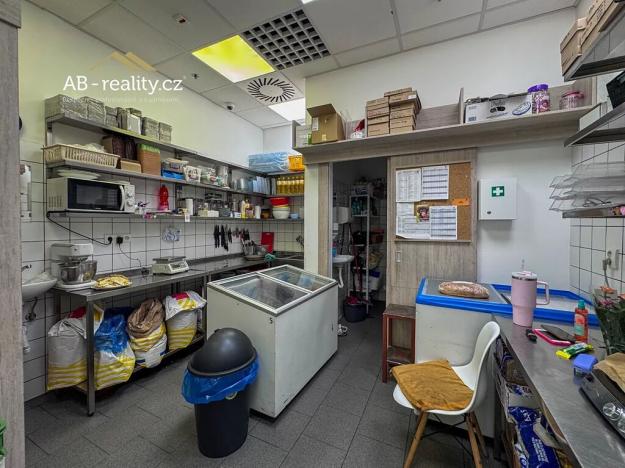 Prodej obchodního prostoru, Teplice, Čs. dobrovolců, 53 m2