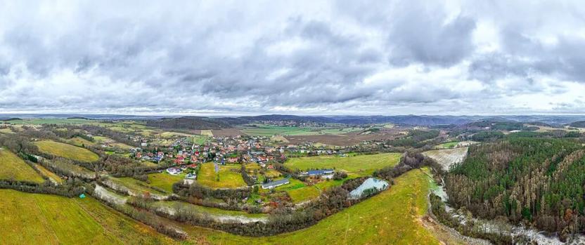 Prodej rodinného domu, Buš, 372 m2