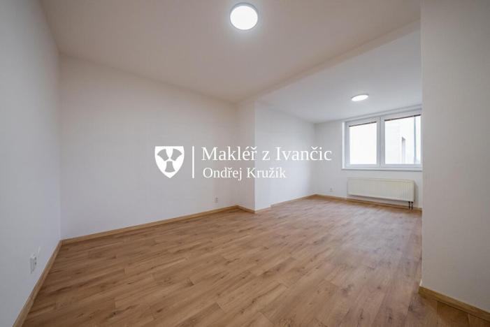 Prodej bytu 1+kk, Dolní Kounice, Masarykovo náměstí, 35 m2
