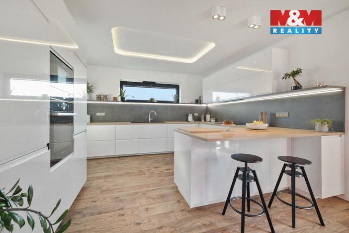 Prodej rodinného domu, Loukovec, 213 m2