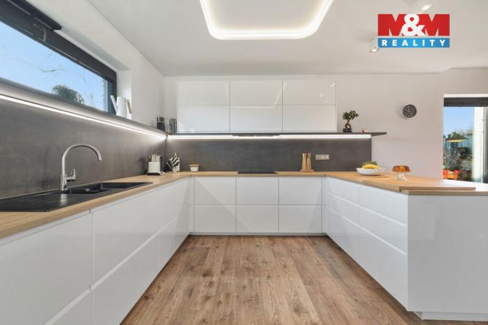 Prodej rodinného domu, Loukovec, 213 m2