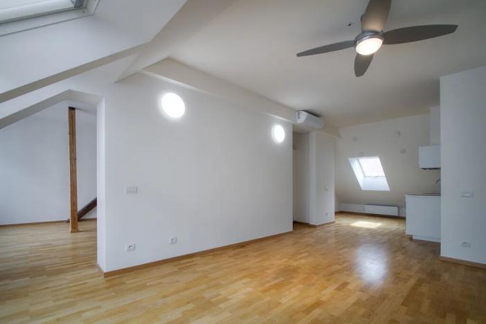 Pronájem bytu 1+kk, Praha - Karlín, Sokolovská, 78 m2