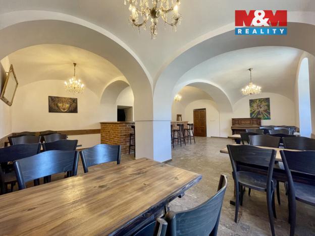 Pronájem restaurace, Blatná, náměstí Míru, 300 m2