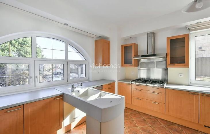 Pronájem vily, Praha - Nebušice, 360 m2