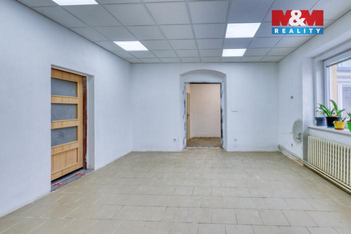 Pronájem obchodního prostoru, Přeštice, Masarykovo nám., 183 m2