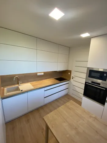 Prodej bytu 3+1, Zlín, Moravská, 72 m2