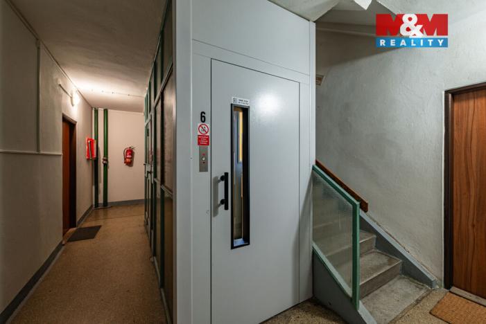 Pronájem bytu 3+1, Karlovy Vary, Krymská, 45 m2