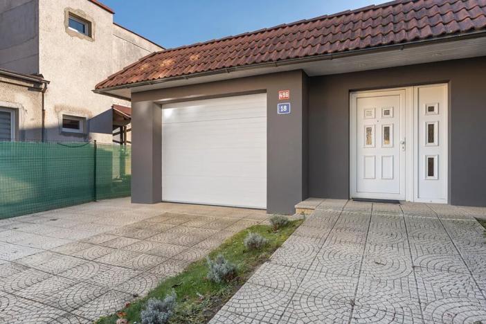 Pronájem rodinného domu, Praha - Kbely, Divišova, 187 m2