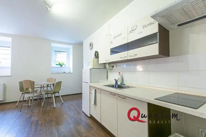 Pronájem bytu 1+kk, Praha - Nusle, 5. května, 34 m2