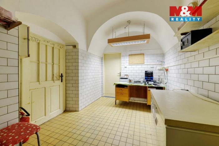 Pronájem obchodního prostoru, Planá, náměstí Svobody, 95 m2