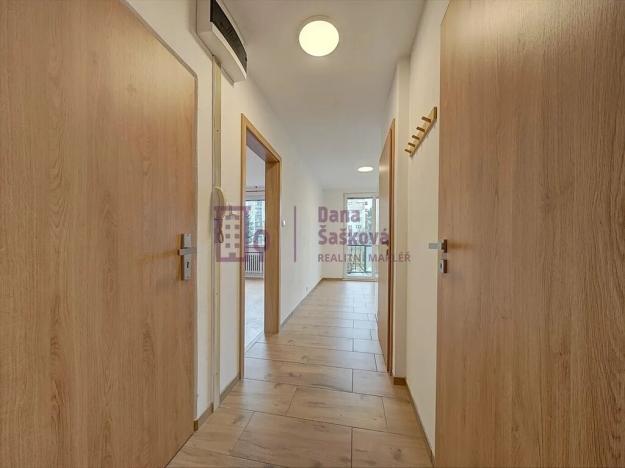 Pronájem bytu 2+1, Jindřichův Hradec, sídliště U Nádraží, 50 m2