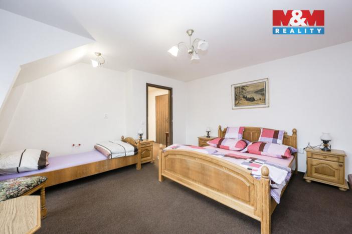 Prodej obchodního prostoru, Zvole, 1860 m2