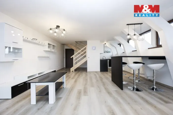 Prodej obchodního prostoru, Zvole, 1860 m2