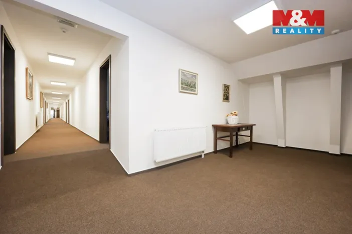 Prodej obchodního prostoru, Zvole, 1860 m2