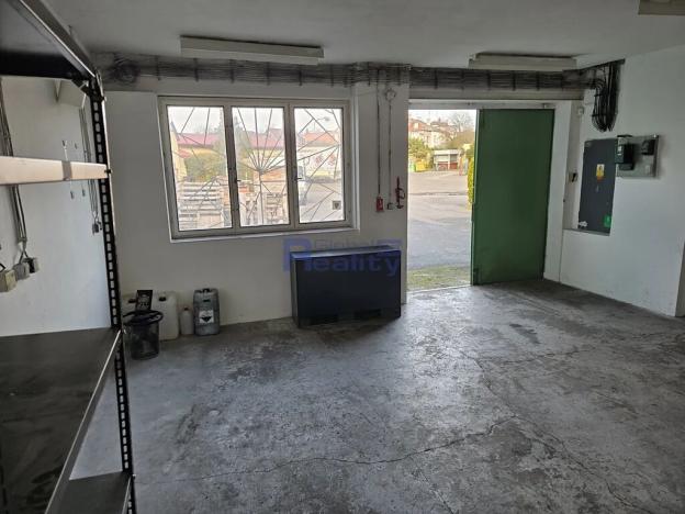 Pronájem garáže, Hradec Králové, Pražská třída, 35 m2
