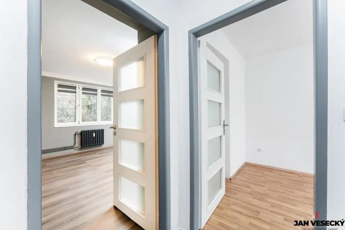 Pronájem bytu 3+1, Praha - Čakovice, U Párníků, 54 m2