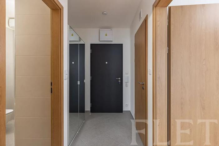 Pronájem bytu 2+kk, Praha - Prosek, Čakovická, 55 m2