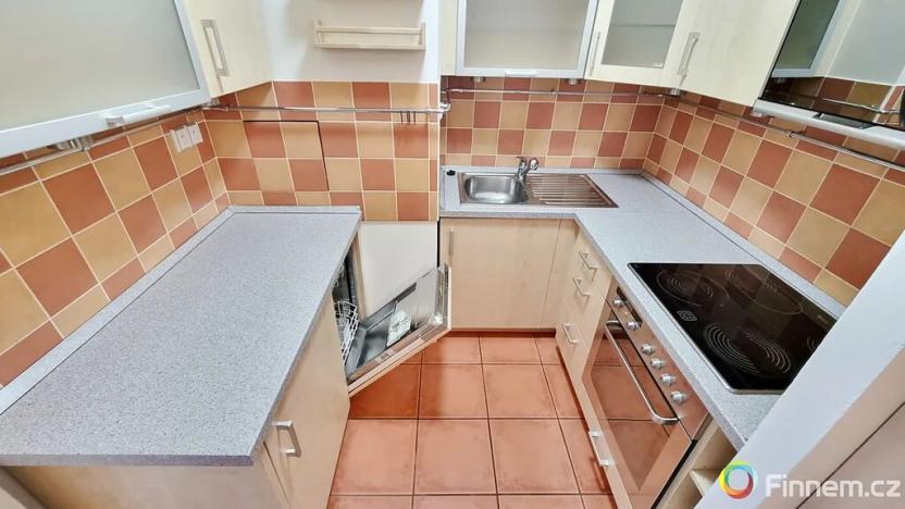 Prodej bytu 2+1, Praha - Řepy, Skuteckého, 47 m2