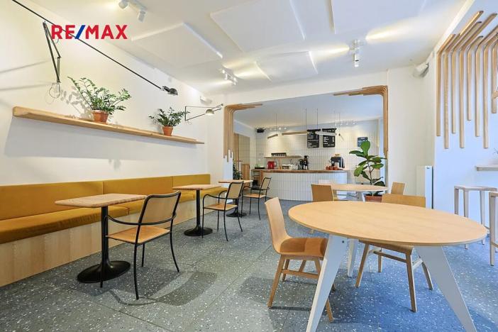 Pronájem obchodního prostoru, Plzeň, Americká, 210 m2