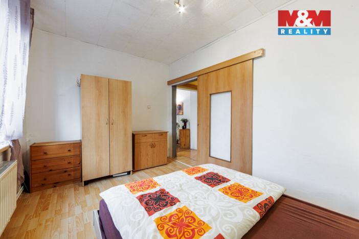 Prodej bytu 2+1, Karlovy Vary - Bohatice, Na Výšině, 45 m2