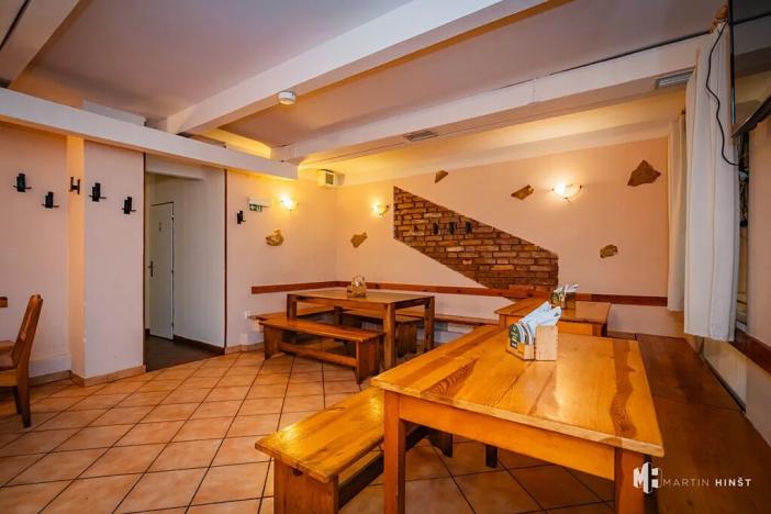 Pronájem restaurace, Praha - Strašnice, Gutova, 301 m2