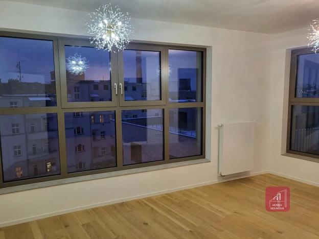 Pronájem bytu 2+kk, Brno, Bratislavská, 65 m2