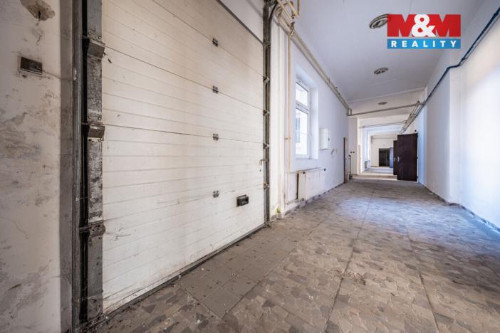 Prodej výrobních prostor, Načeradec, Zámecké náměstí, 1800 m2