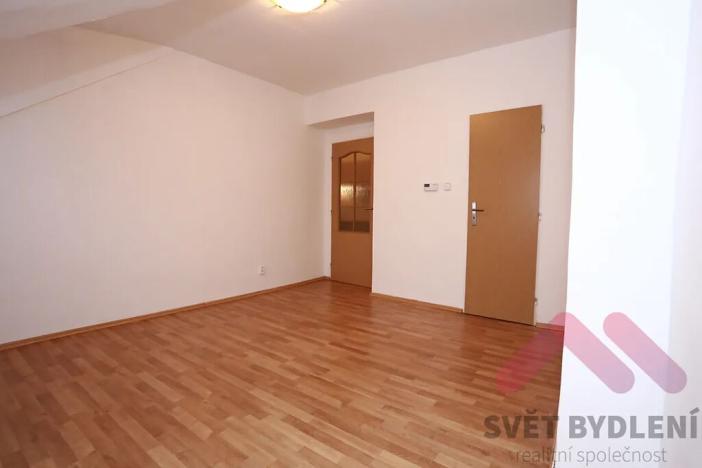 Pronájem bytu 2+1, Praha - Vršovice, Tolstého, 42 m2